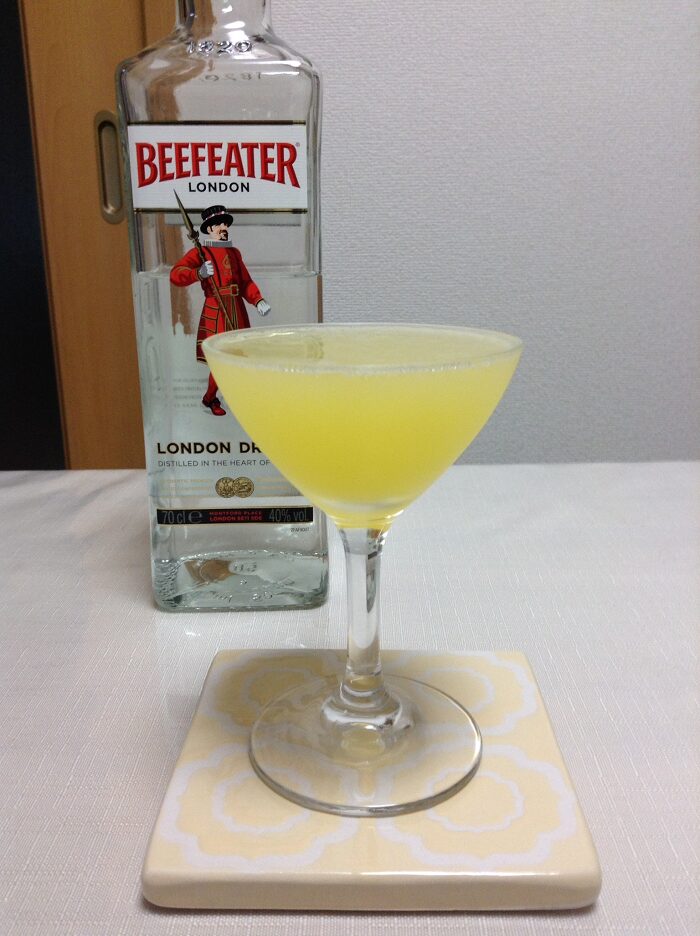 ビーフィーターとオレンジビターズで作ったアベイ